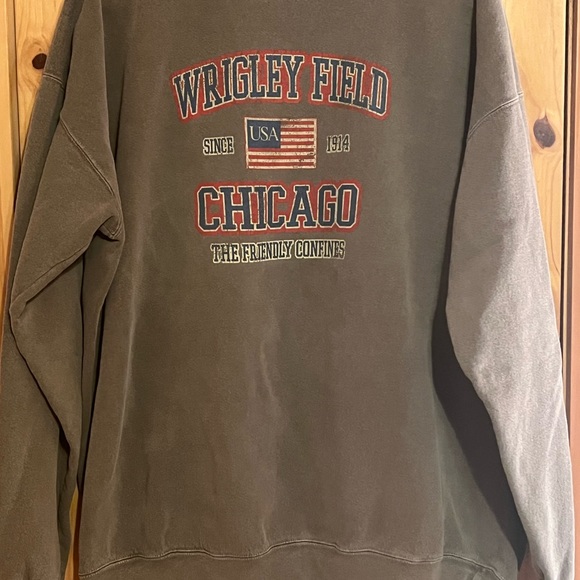 XXL Wrigley Field Sweatshirt - Picture 1 of 2